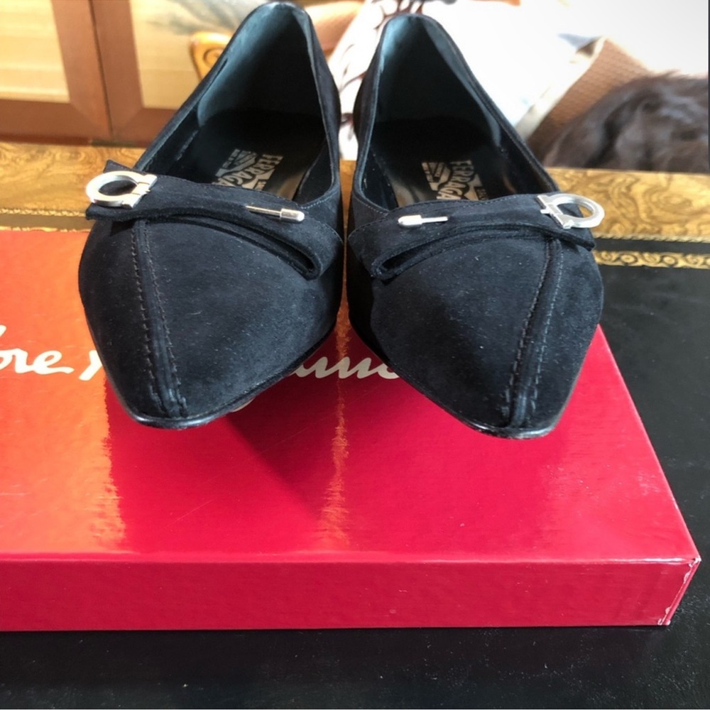 Salvatore Ferragamo Guya Espresso Calf in
Black Suede Size 7 1/2 B - Picture 8 of 14
